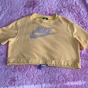 Nike Crop Top